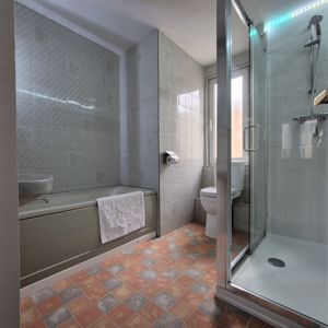 Family Bathroom- click for photo gallery